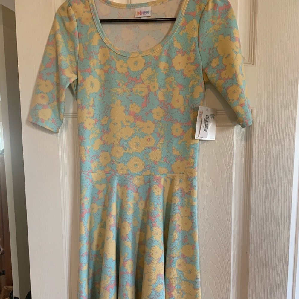 Lularoe Nicole dress NWT Size small